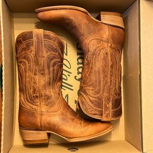The Jamie, Tecova Boots
